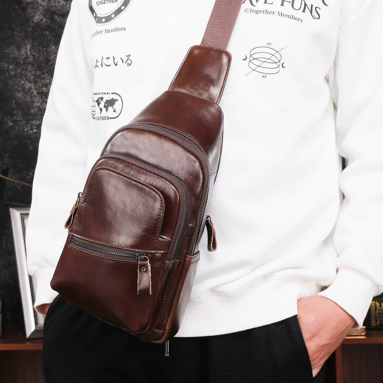 Men's Top-Grain Cowhide Chest  - Luxury Lifestyle Pack 评论和价格