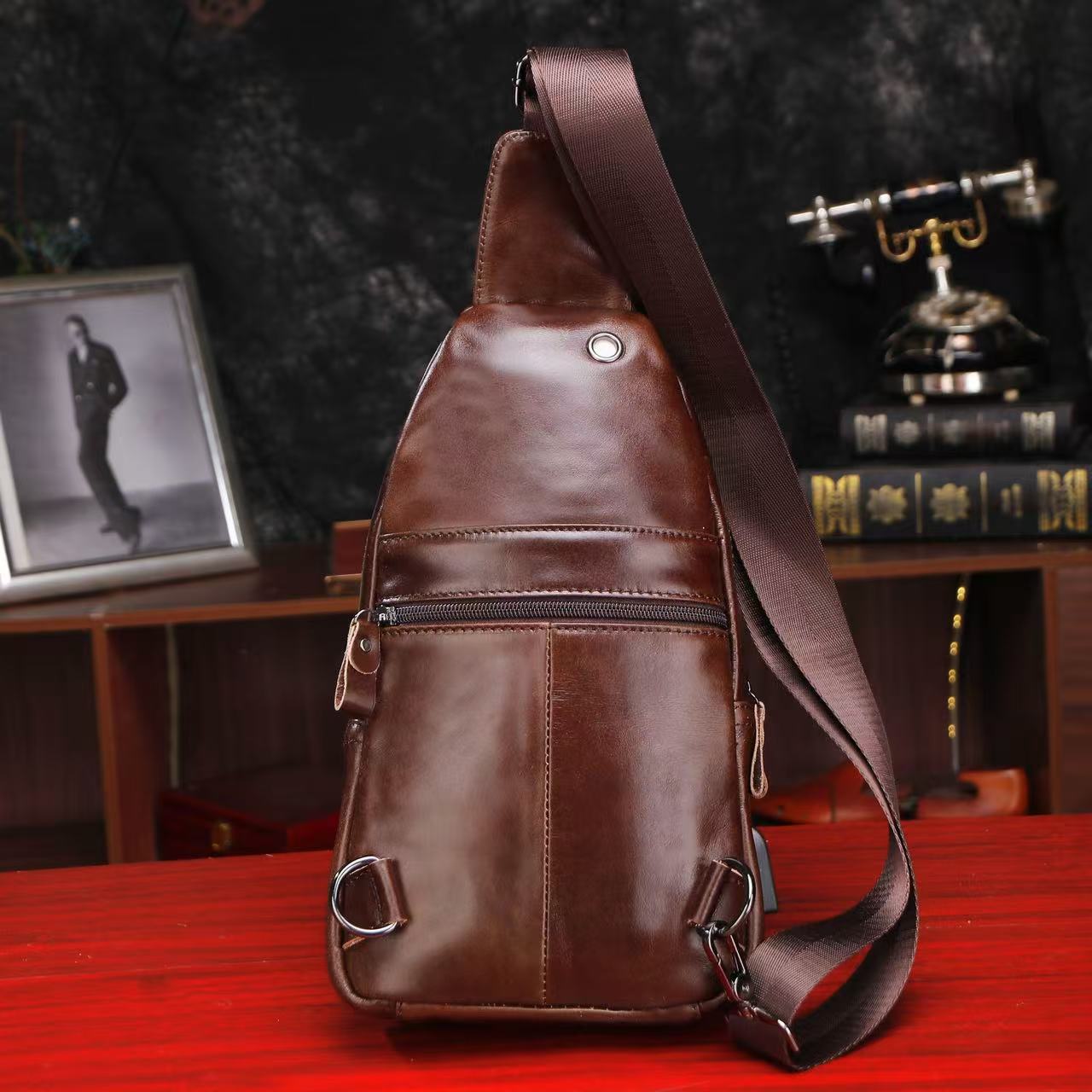 Men's Top-Grain Cowhide Chest  - Luxury Lifestyle Pack 评论和价格